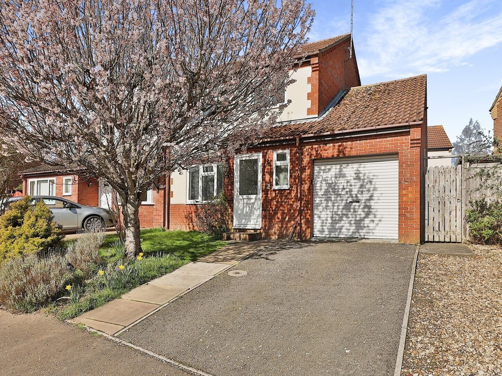 3 bed detached house for sale in Valley Way, Fakenham NR21 Zoopla