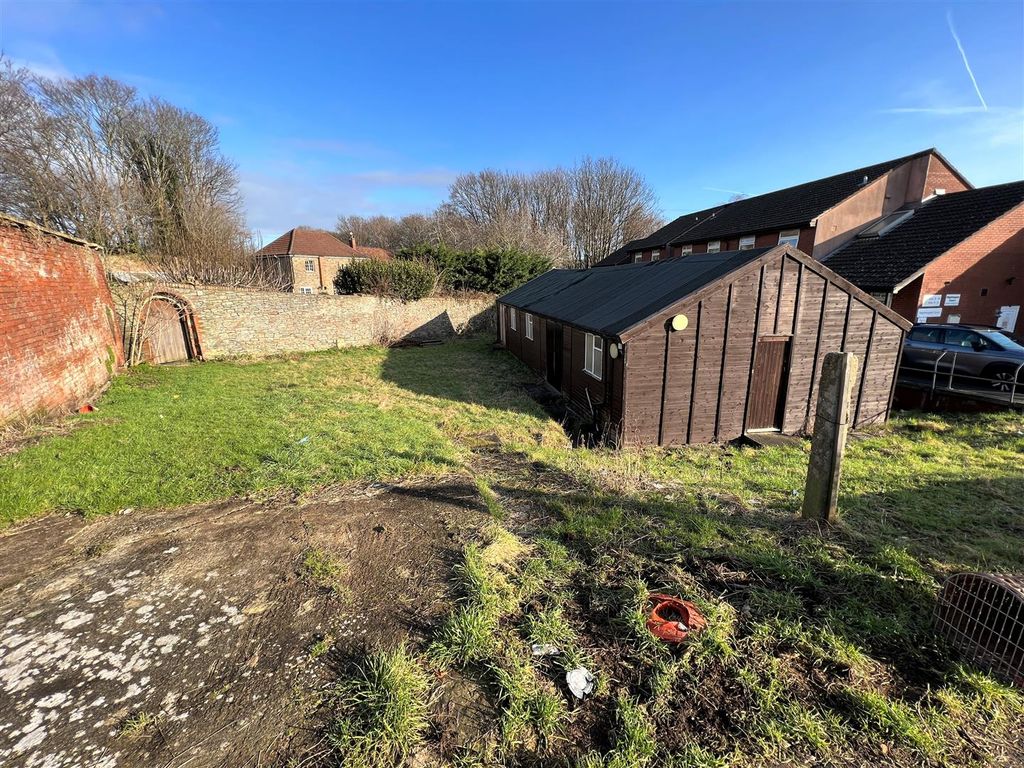 Land for sale in Hill Lawn, Brislington, Bristol BS4, £50,000 Zoopla