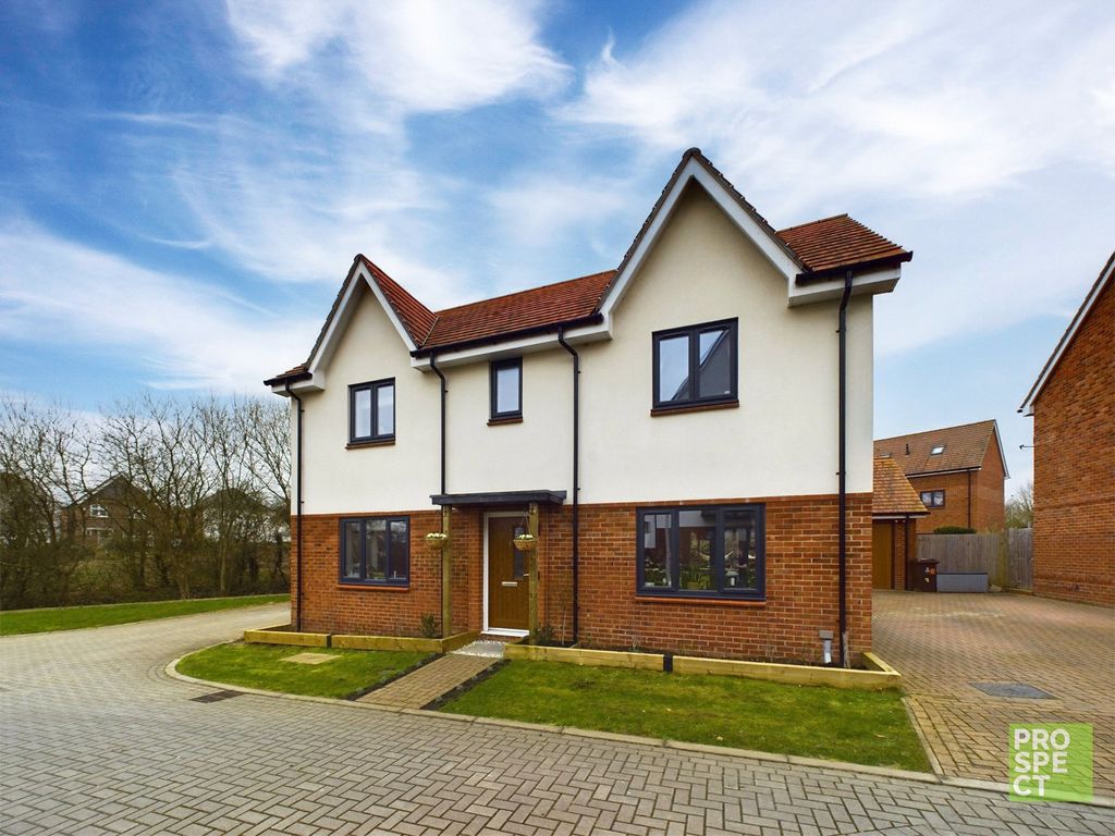 4 bed detached house for sale in Glover Crescent, Arborfield Green, Reading, Berkshire RG2, £