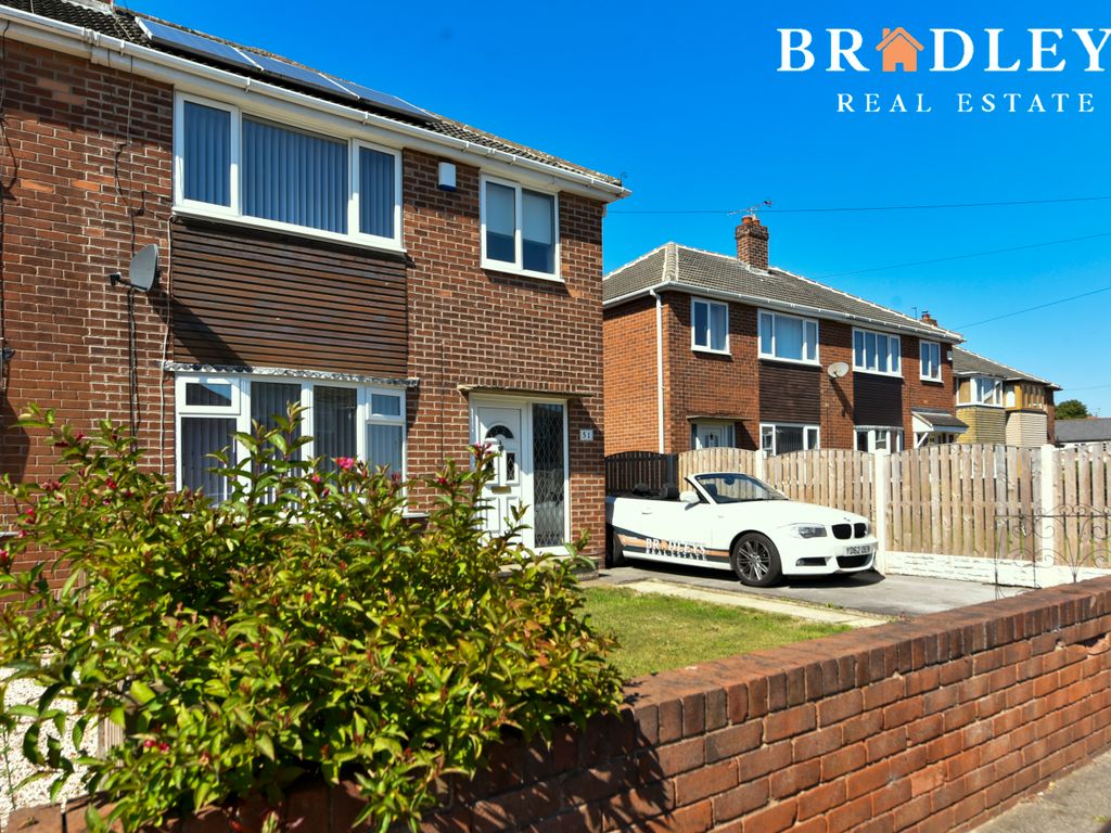 3 bed semidetached house for sale in Smithson Avenue, Townville WF10