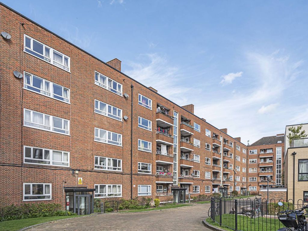 Lordship Terrace, Stoke Newington, London N16  