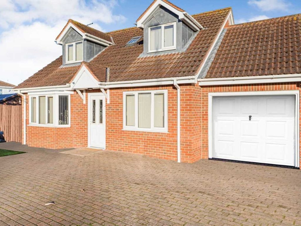 3 bed bungalow for sale in Bempton Lane, Bridlington, East Yorkshire YO16, £319,950 Zoopla