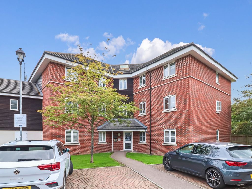 2 bed flat for sale in Wharf Way, Hunton Bridge, Kings Langley WD4 Zoopla