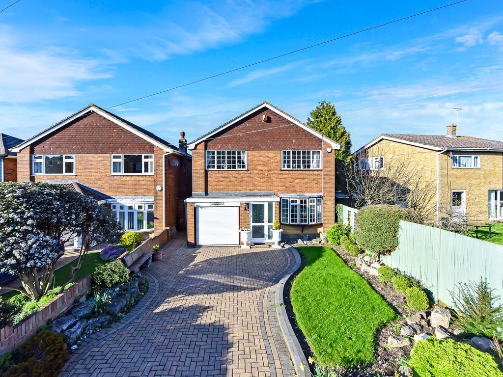 4 bed detached house for sale in Oxford Road, Gillingham, Kent. ME7, £