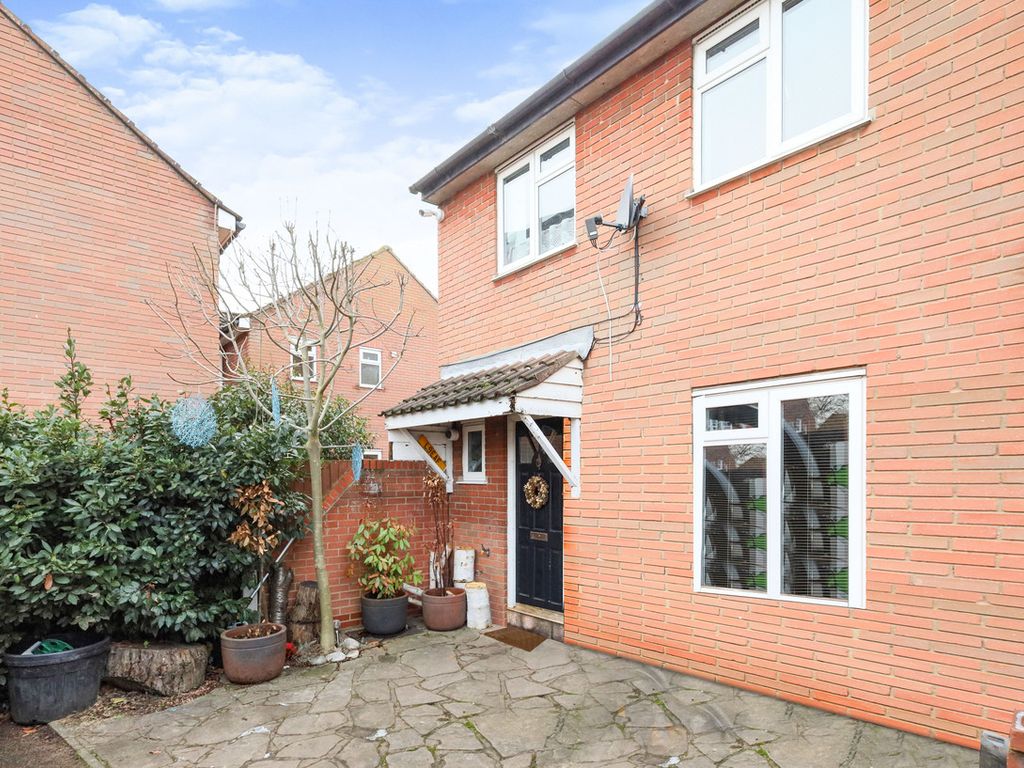 Hatfield Road, Rayleigh SS6  