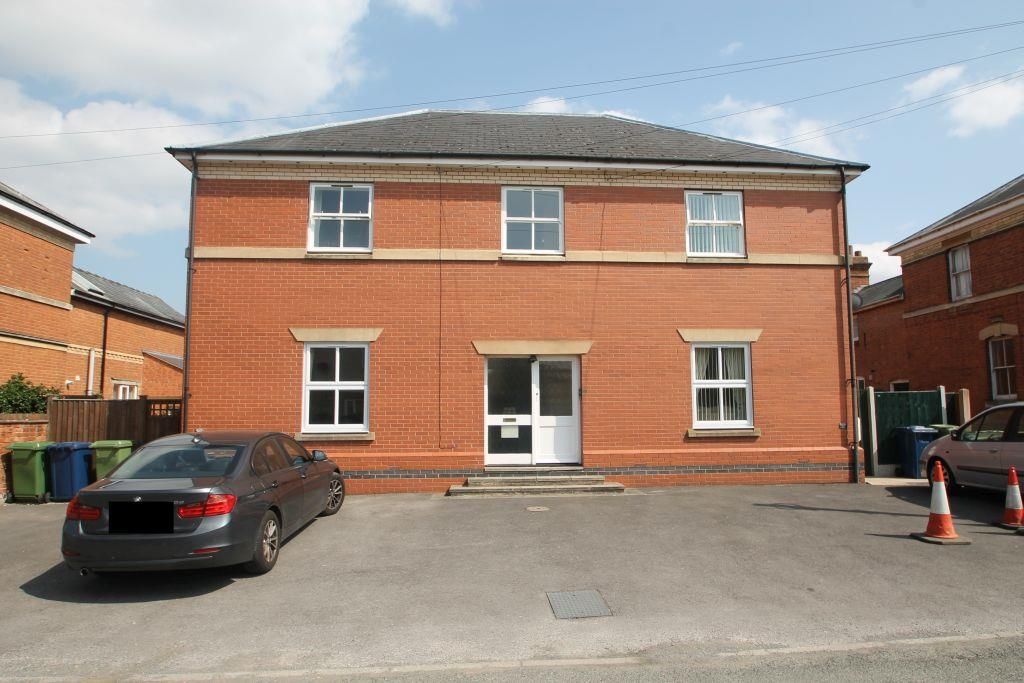 2 bed flat to rent in Cotteswold Road, Tewkesbury GL20 Zoopla