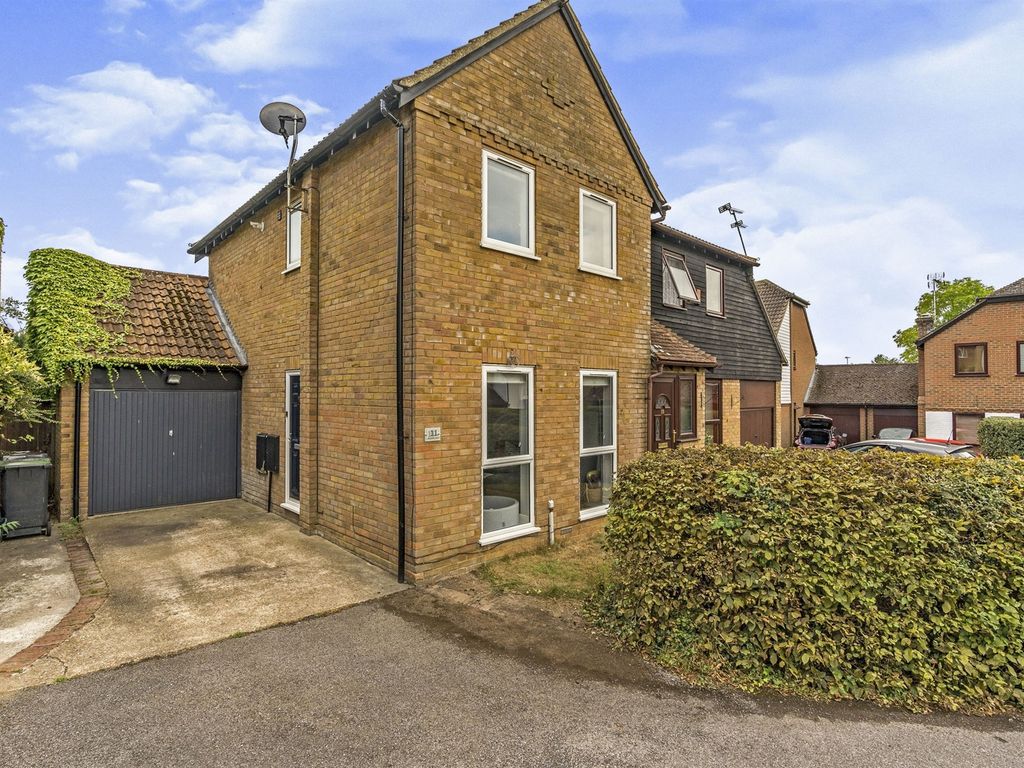 2 bed semidetached house for sale in Hillside Court, Wateringbury