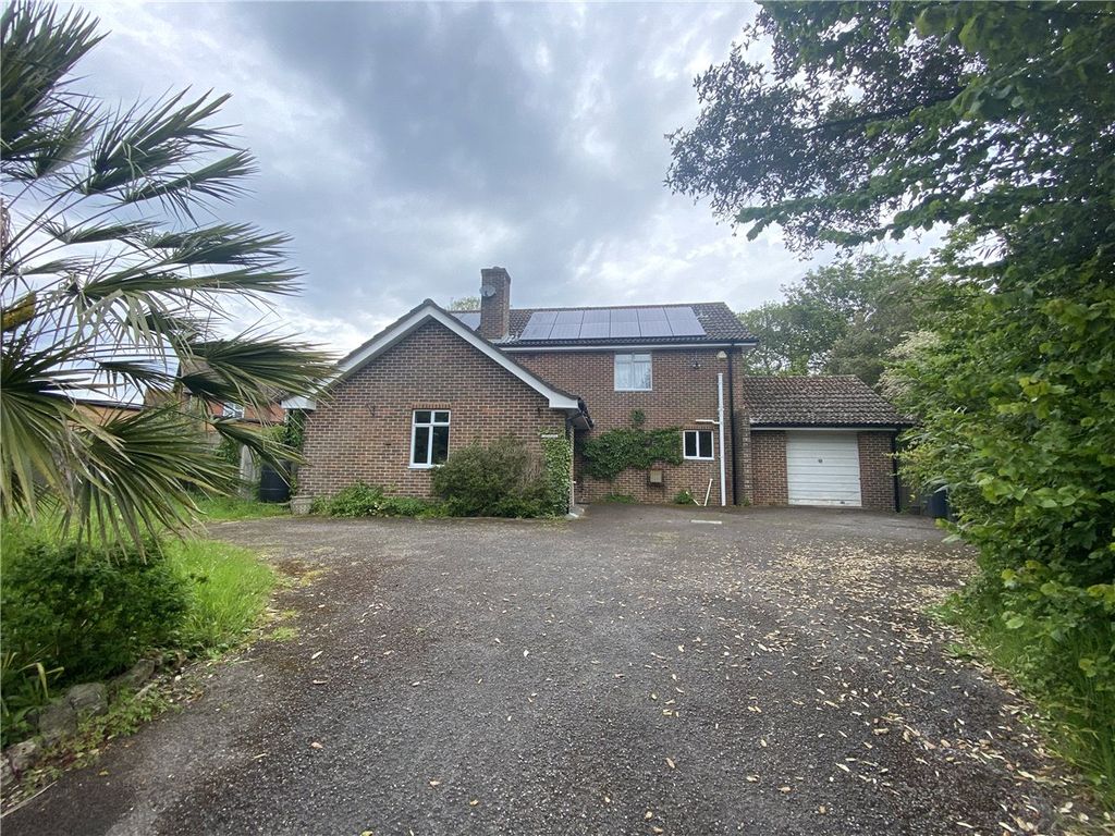 4 bed detached house to rent in Preston Lane, Burton, Christchurch BH23