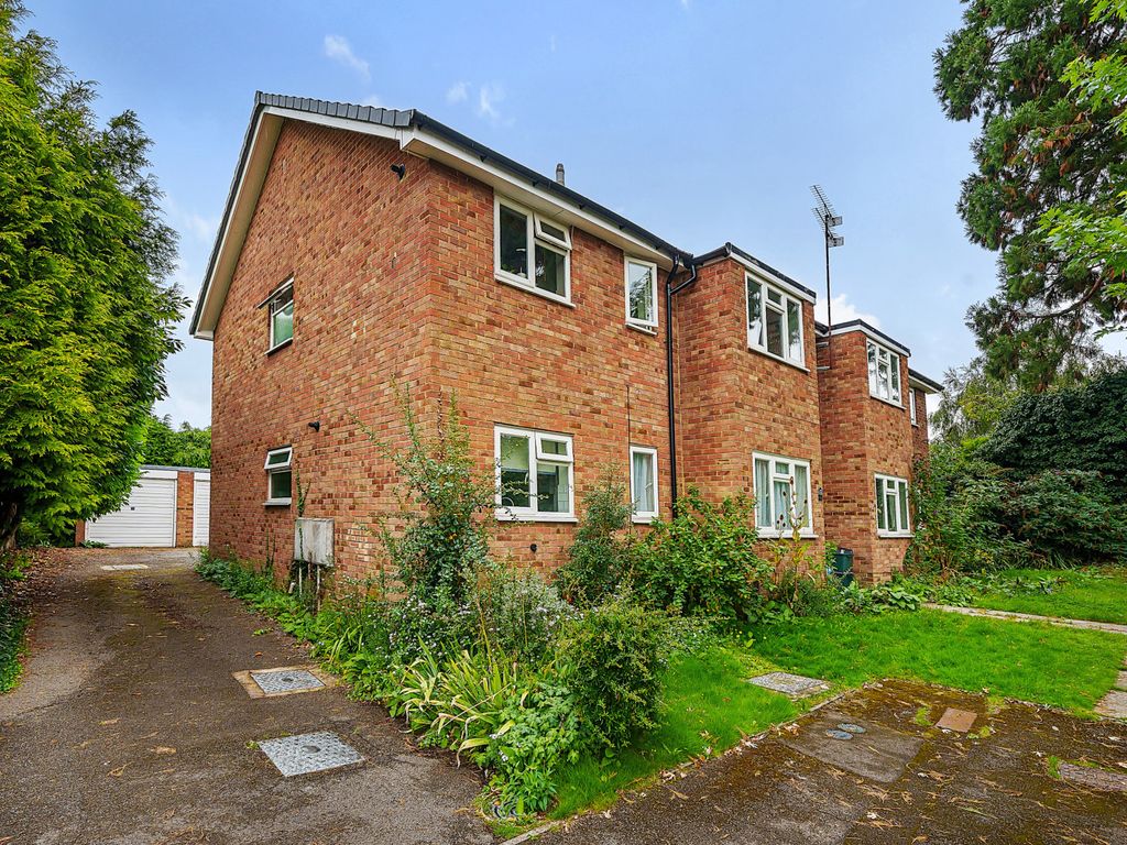 2 bed flat for sale in Keynsham Bank, Cheltenham, Gloucestershire GL52, £210,000 Zoopla