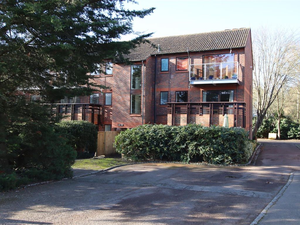 2 bed flat to rent in Cockcroft Place, Cambridge CB3 Zoopla