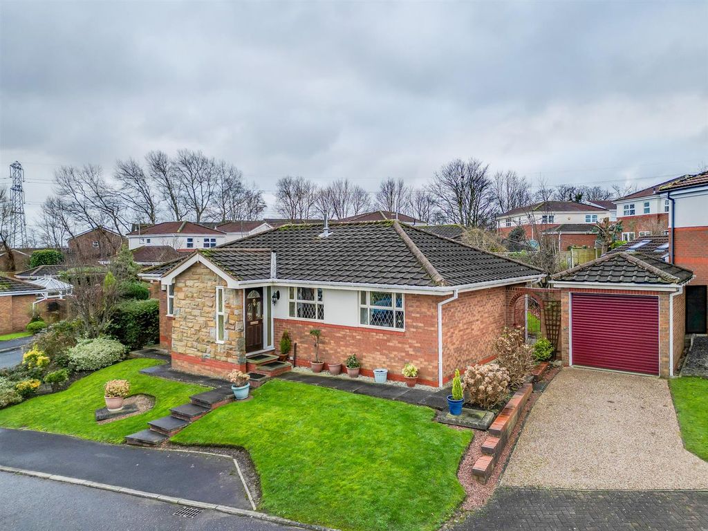 3 bed detached bungalow for sale in Queensbury Avenue, Outwood