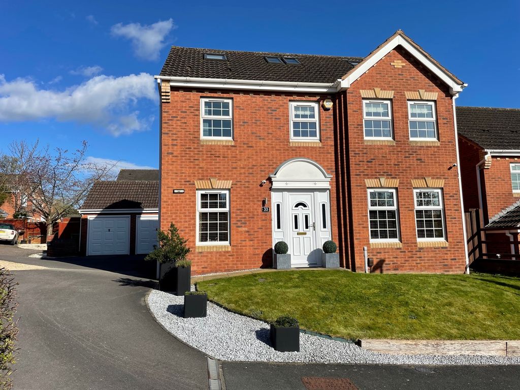 5 bed detached house for sale in Warrener Close, Swindon SN25 Zoopla