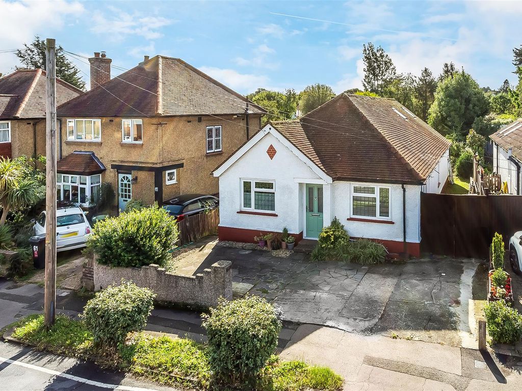 3 bed detached bungalow for sale in Manor Green Road, Epsom KT19, £