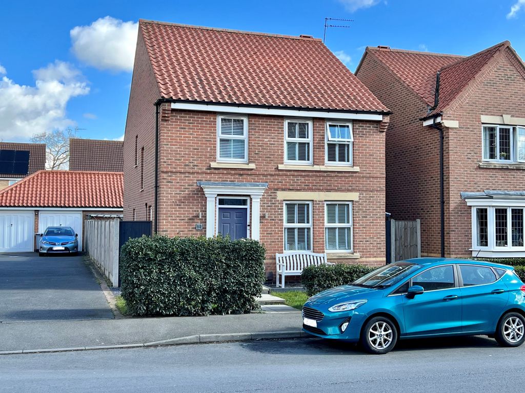 4 bed detached house for sale in Goldstraw Lane, Fernwood, Newark NG24