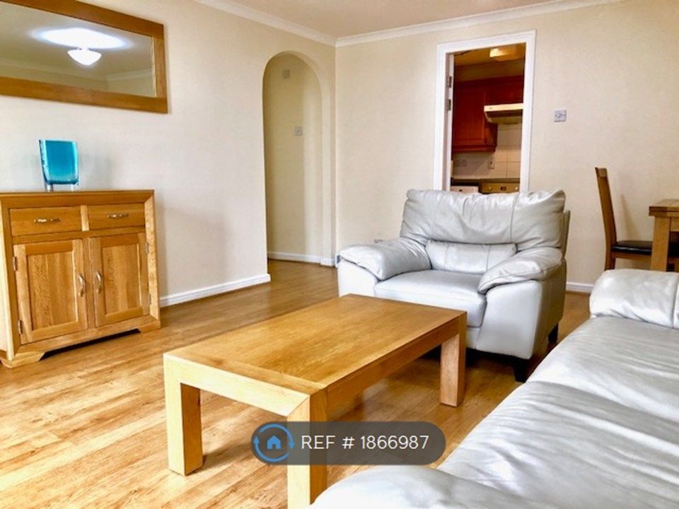 1 bed flat to rent in Meridian Place, London E14, £1,950 pcm Zoopla