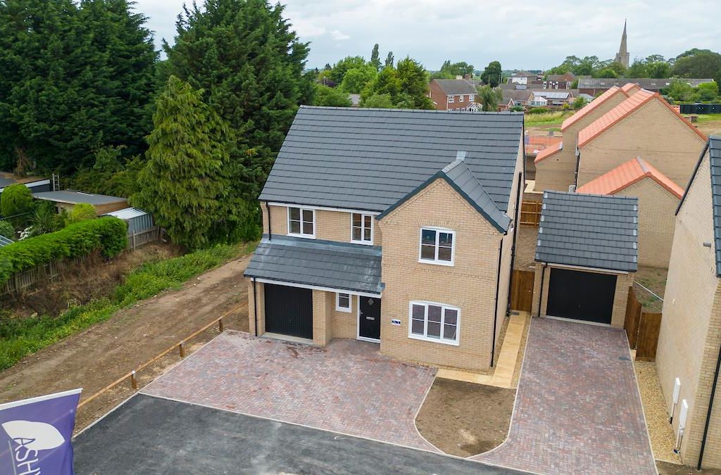 4 bed detached house for sale in Riverside Walk, Surfleet, Spalding
