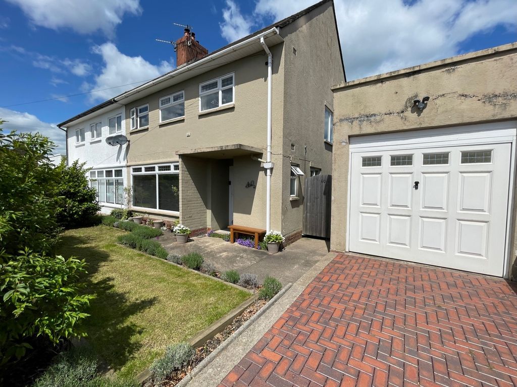 3 bed semidetached house for sale in Heol Y Gors, Whitchurch, Cardiff