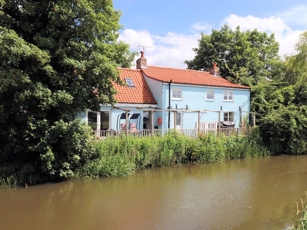 4 bed cottage for sale in School Road, Upwell, Wisbech, Cambridgeshire