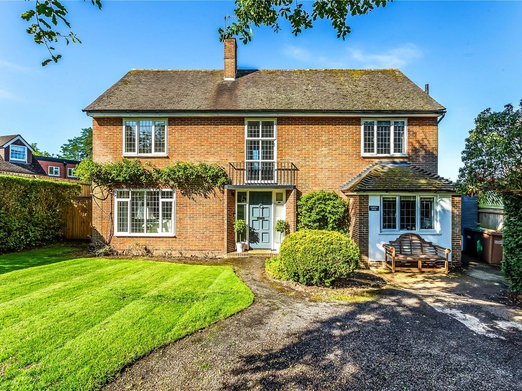 4 bed detached house for sale in Wray Common Road, Reigate, Surrey RH2, £1,249,000 Zoopla