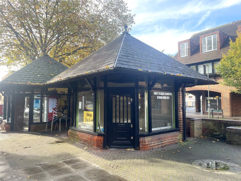Retail premises to let in Consort Way, Horley, Surrey RH6, £12,000 pa Zoopla