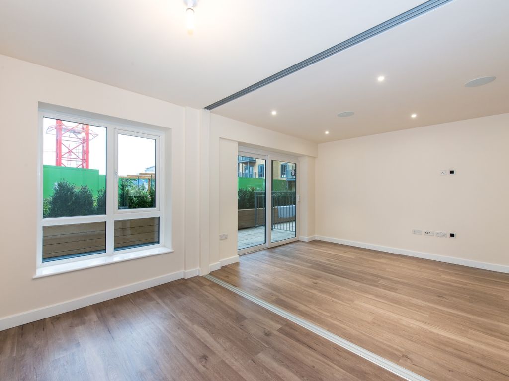 2 bed flat to rent in Beaufort Park, Constantine House, Colindale NW9