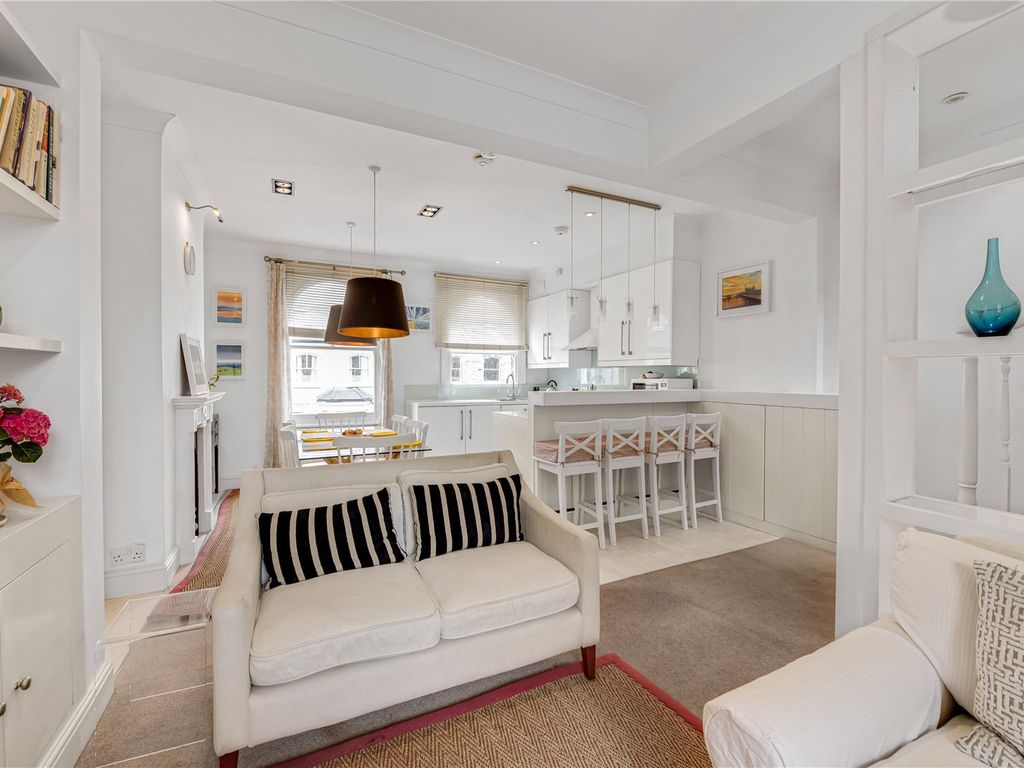2 bed flat for sale in Hannell Road, Fulham, London SW6, £700,000 Zoopla