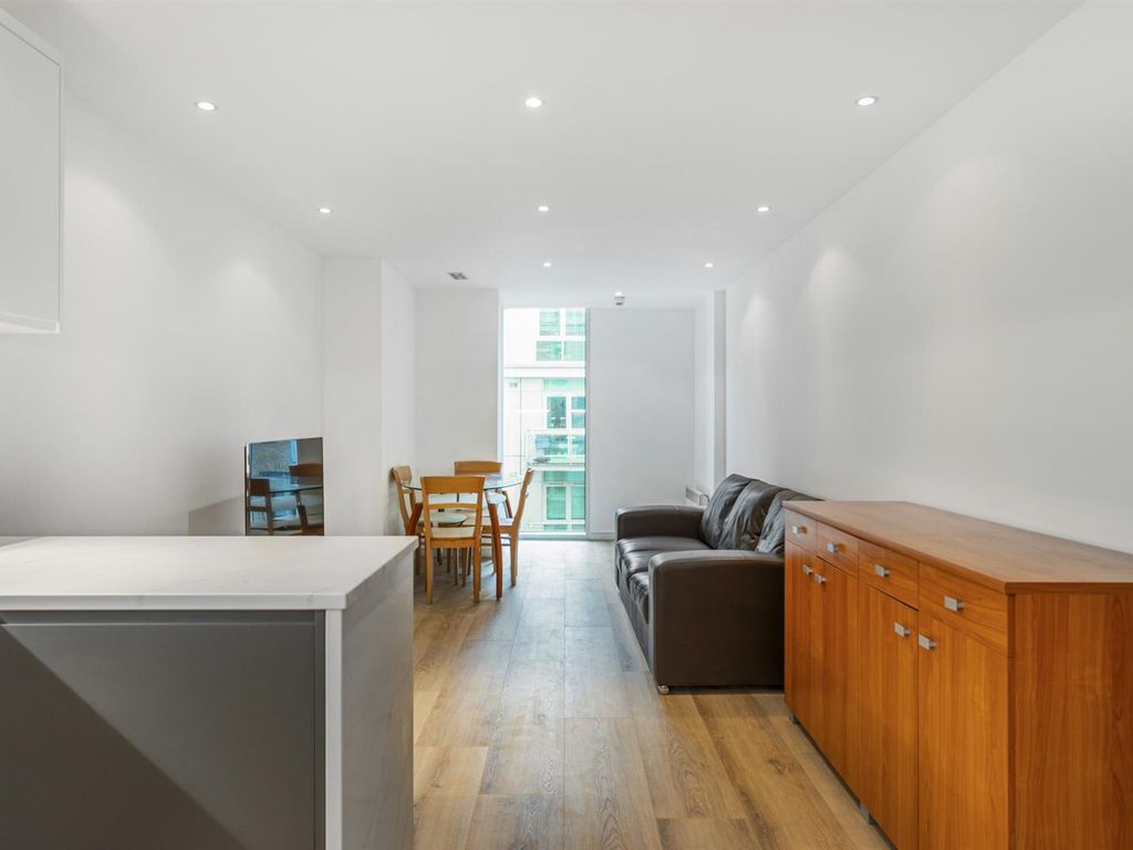 1 bed flat to rent in 9 Albert Embankment, London, Vauxhall SE1, £2,383