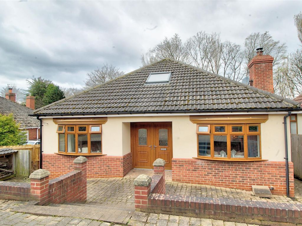4 bed detached bungalow for sale in Houghton Road, HettonLeHole