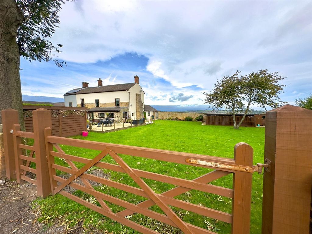 4 bed property for sale in High Royd Lane, Hoyland, Barnsley S74, £