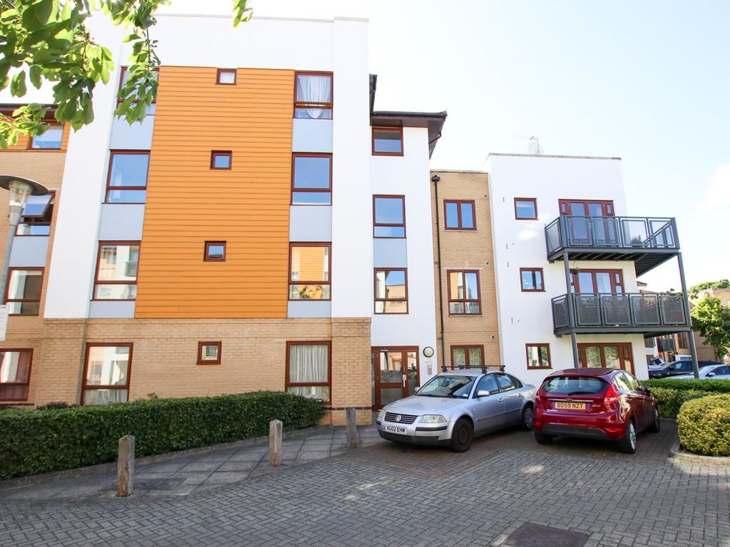 Callender Court, 1 Harry Close, Croydon CR0  