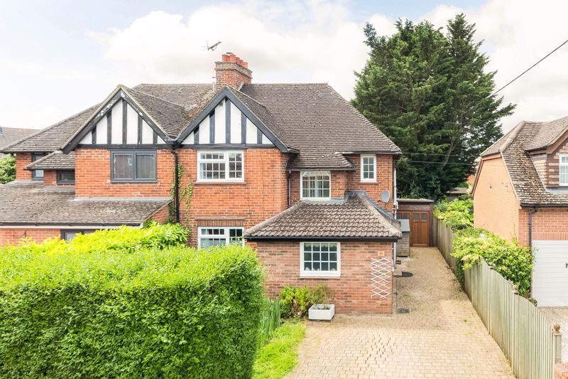 4 bed semidetached house for sale in Caldecott Road, Abingdon OX14, £