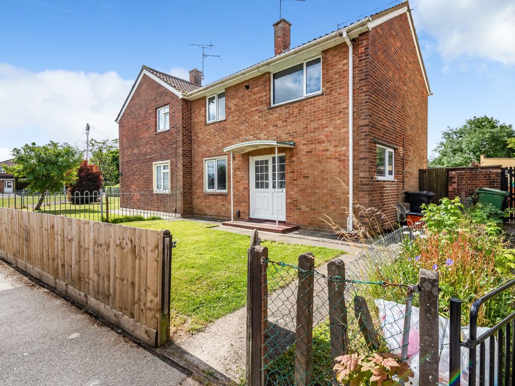 3 bed semidetached house for sale in Raleigh Avenue, Swindon, Wiltshire SN3 Zoopla