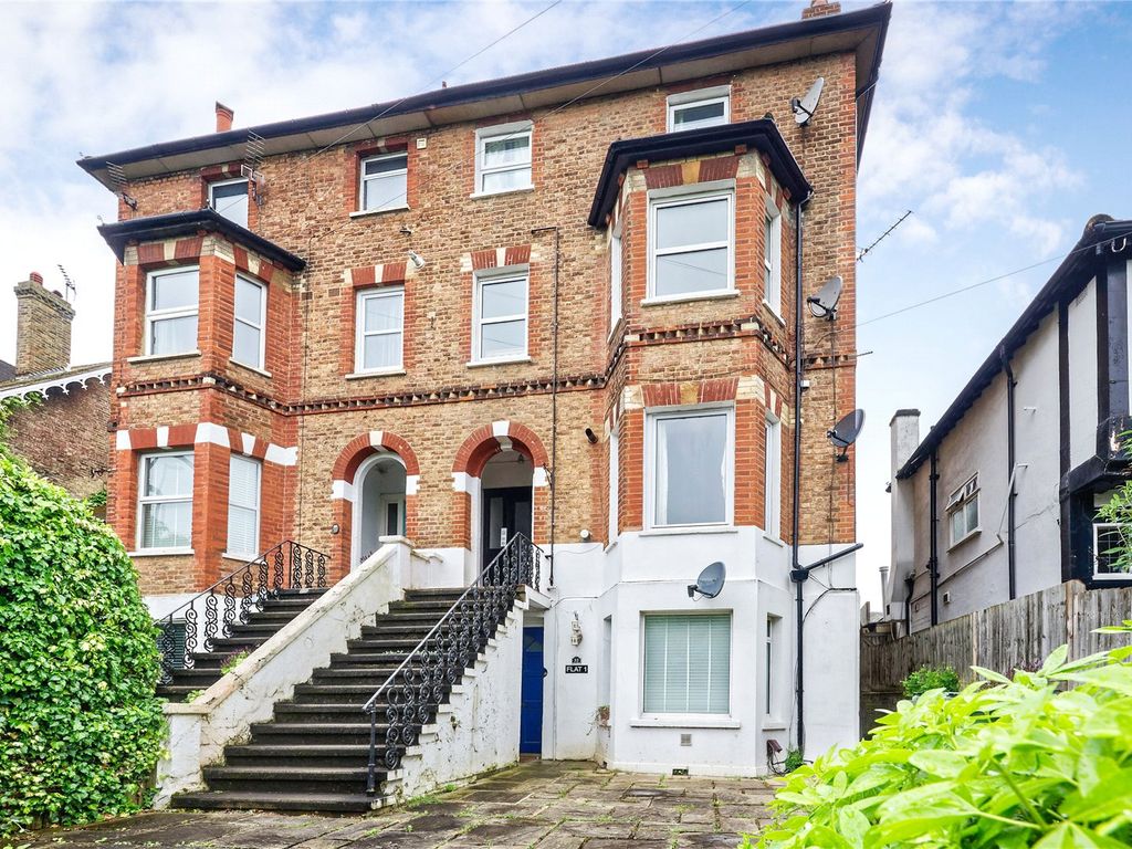 2 bed flat for sale in Kingston Road, Leatherhead, Surrey KT22 Zoopla