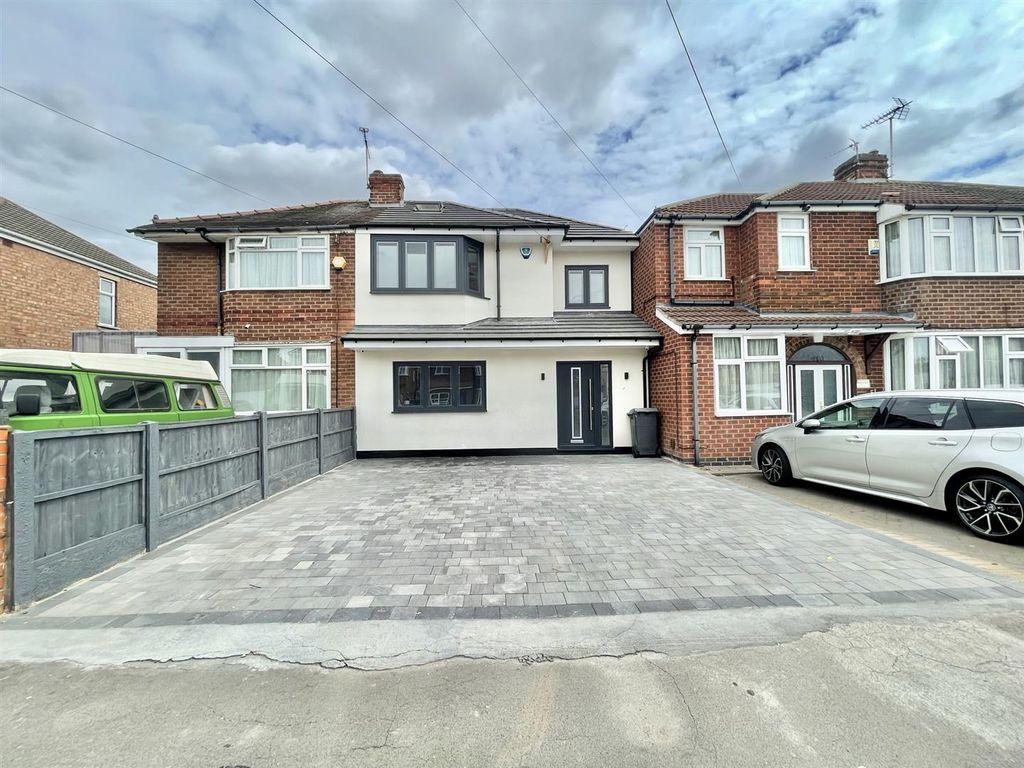 5 bed semidetached house for sale in Gleneagles Avenue, Rushey Mead