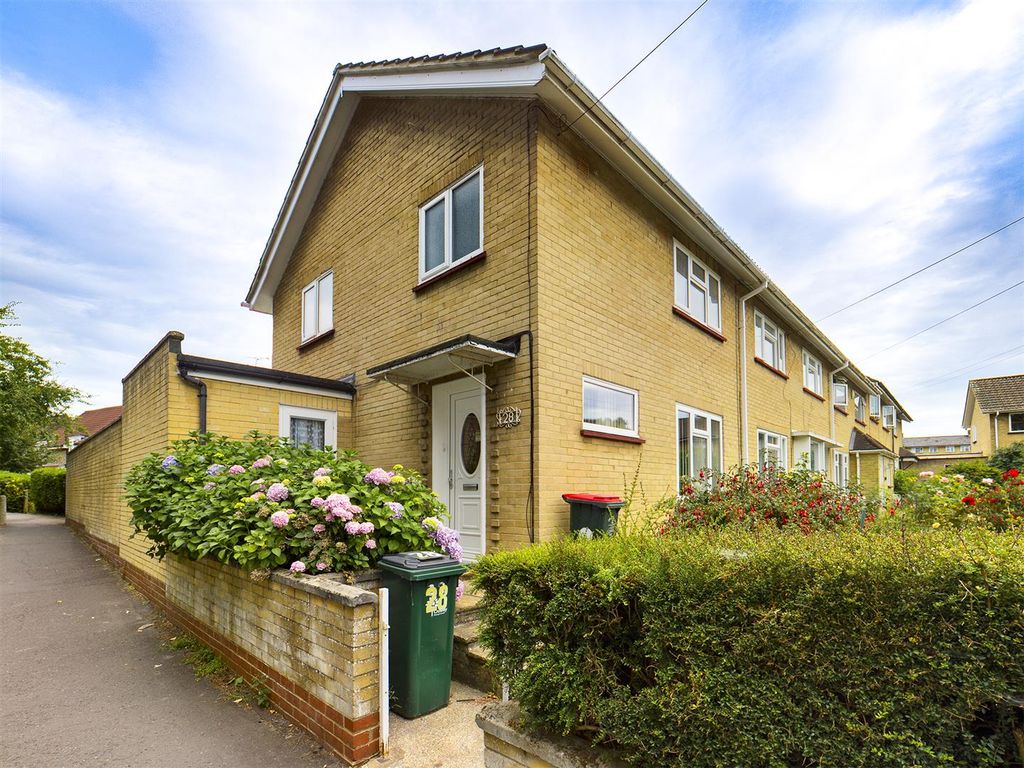 2 Bed Property For Sale In Farm Close Crawley RH10 Zoopla 2-bed-property-for-sale-in-farm-close-crawley-rh10-zoopla