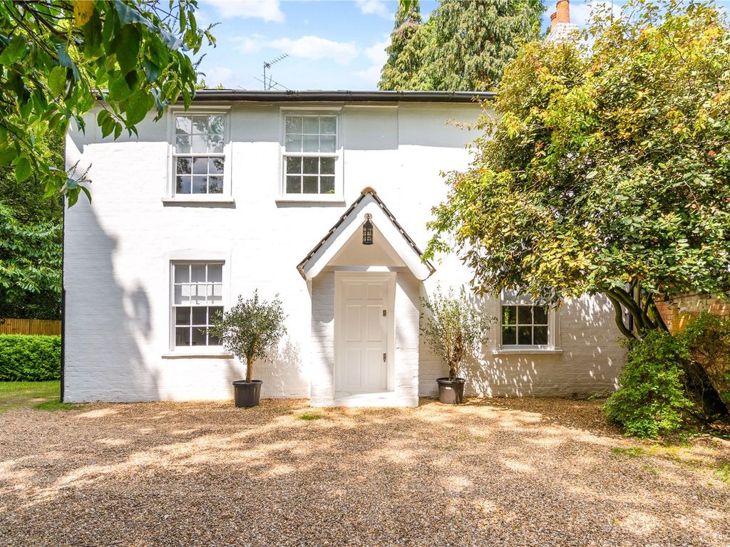 3 bed semidetached house for sale in London Road, Windlesham GU20, £