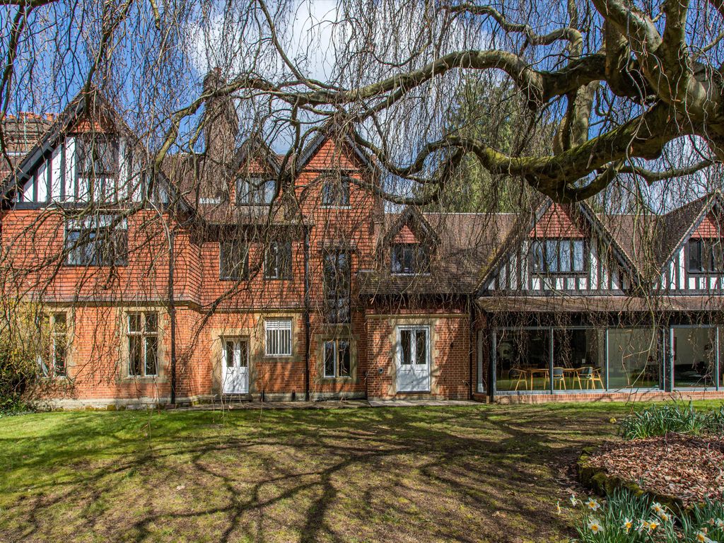8 bed semidetached house for sale in Lower Green Road, Speldhurst