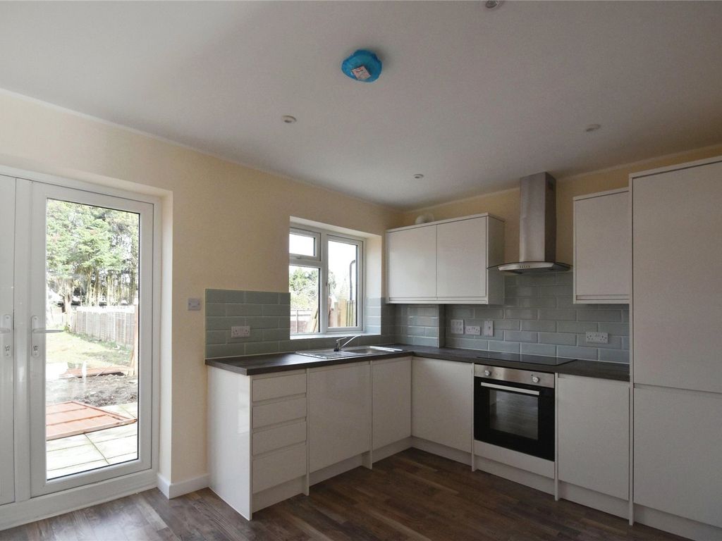 2 bed end terrace house for sale in Whitley Wood Road, Reading RG2, £