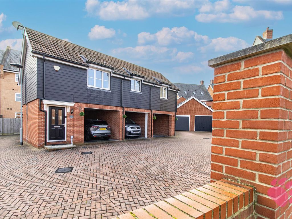 2 bed detached house for sale in Warwick Crescent, Laindon SS15, £