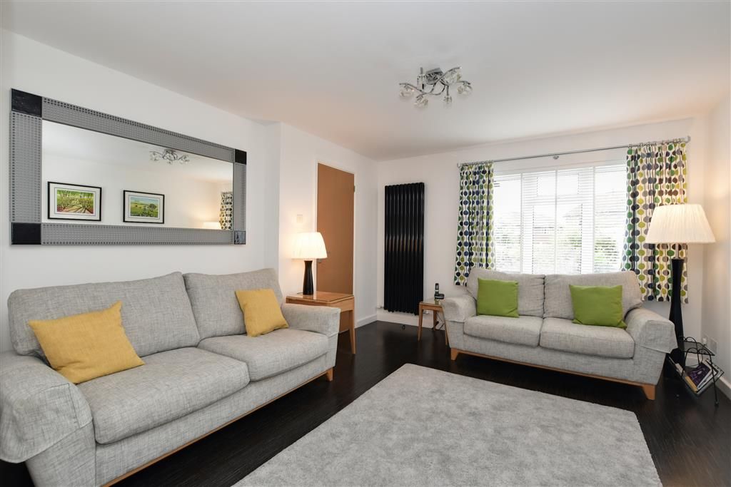 3 bed detached house for sale in Holmbury Drive, North Holmwood