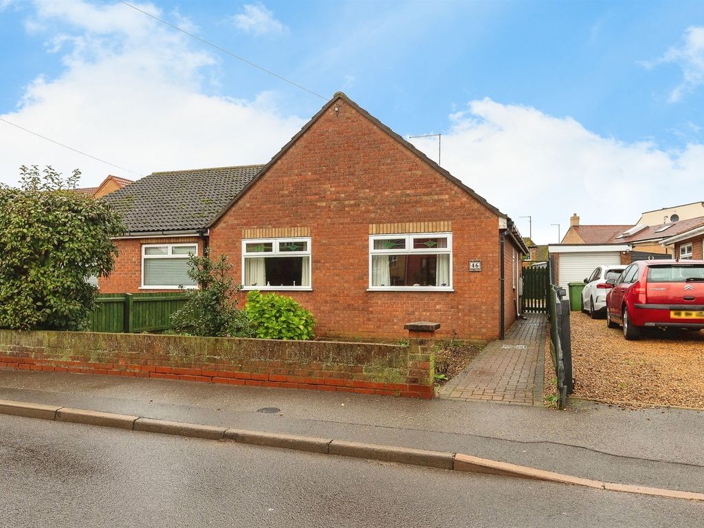 2 bed semidetached bungalow for sale in Inhams Road, Whittlesey