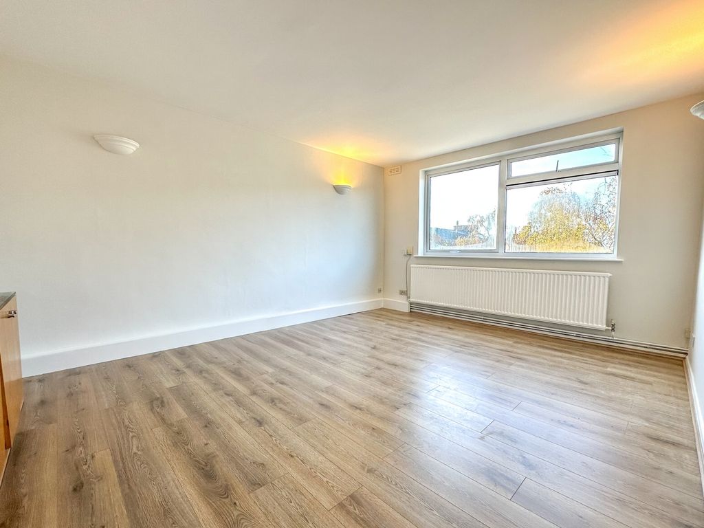 2 bed flat to rent in Ambassador Court, Holmdale Road, West Hampstead