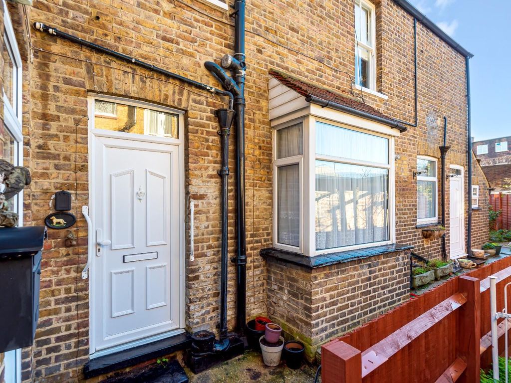 2 bed for sale in Springfield Road, Windsor SL4 Zoopla