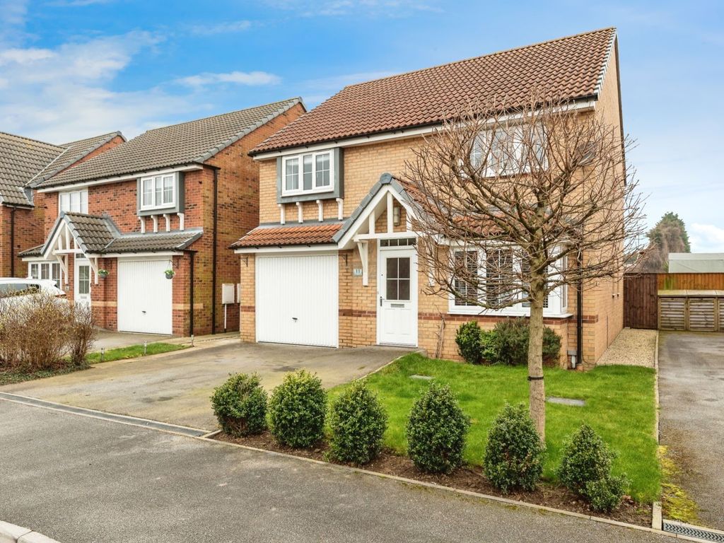 4 bed detached house for sale in Ruby Lane, Upton WF9, £290,000 Zoopla