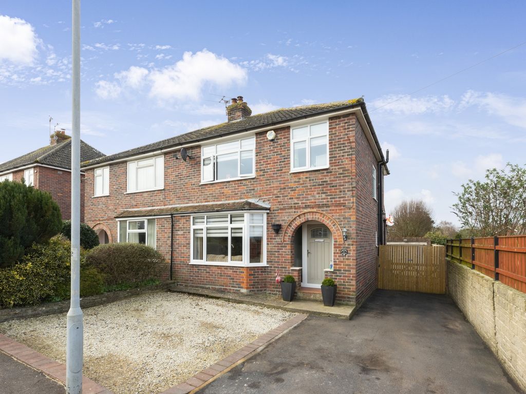 3 bed terraced house for sale in Combe Close, Yeovil BA21 Zoopla