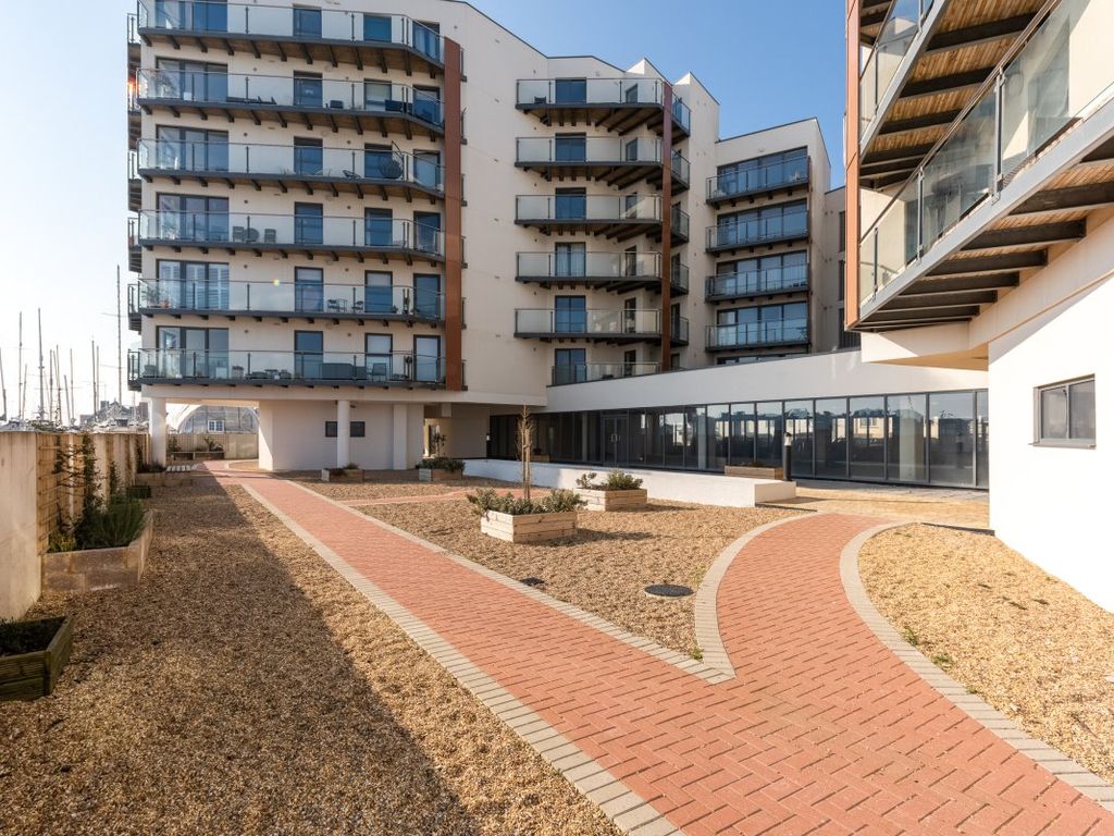 2 bed flat to rent in Brighton Road, ShorehamBySea BN43 Zoopla