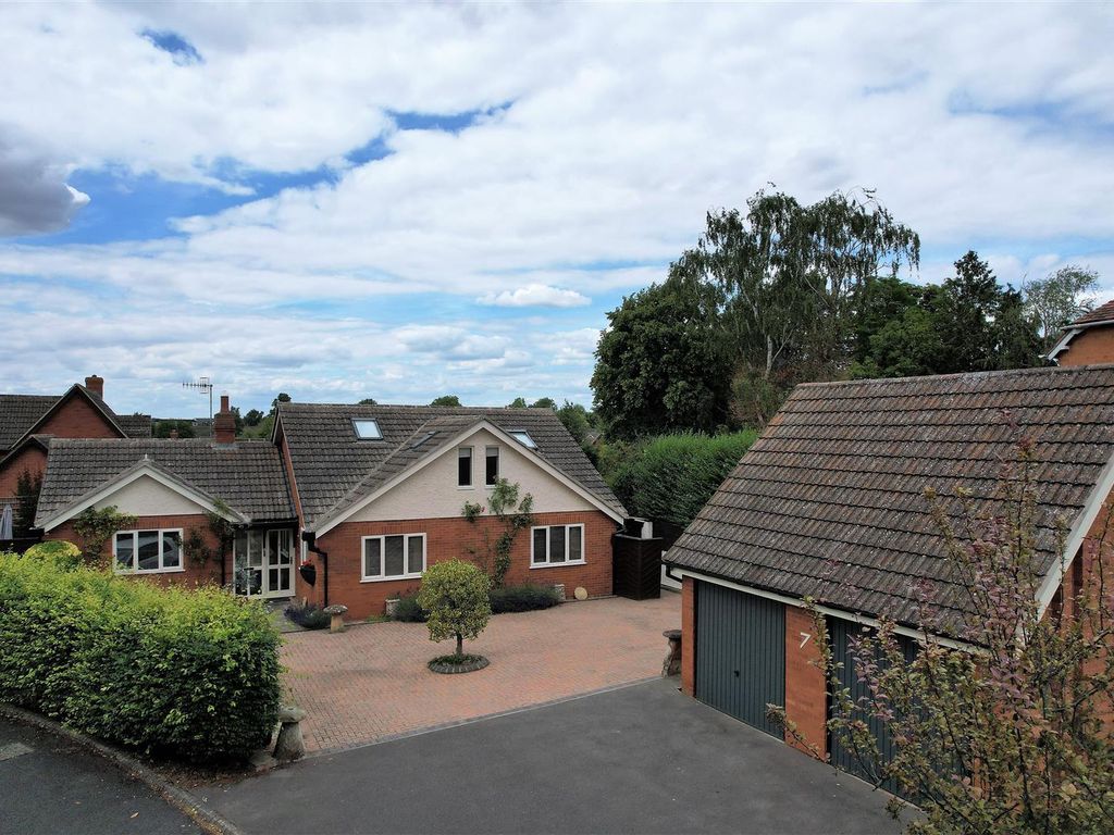 3 bed detached house for sale in Matthews Close, StratfordUponAvon