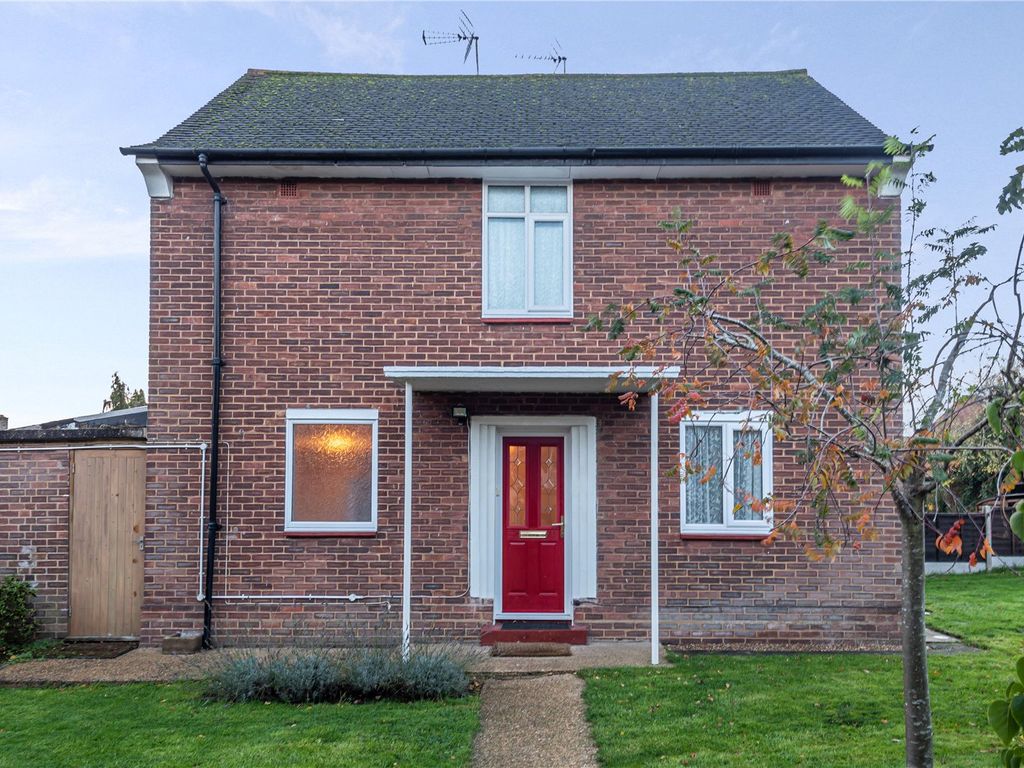 3 bed end terrace house for sale in Chippenham Close, Pinner, Middlesex