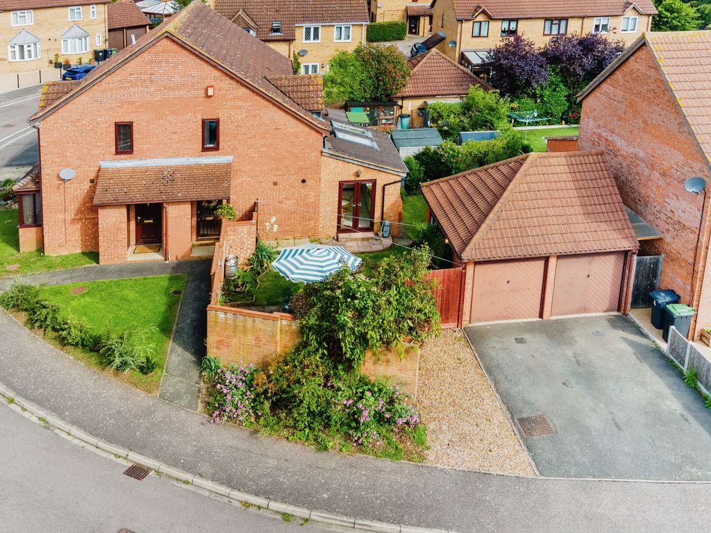 2 bed end terrace house for sale in St. Marys Close, Marston Moretaine