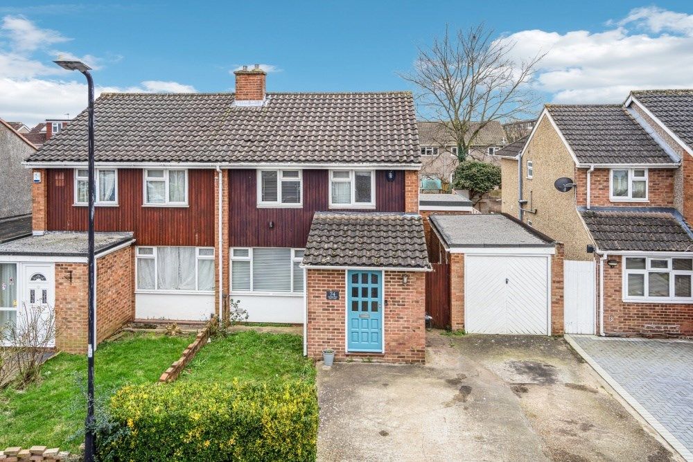 3 bed semidetached house for sale in Seacourt Road, Slough SL3, £